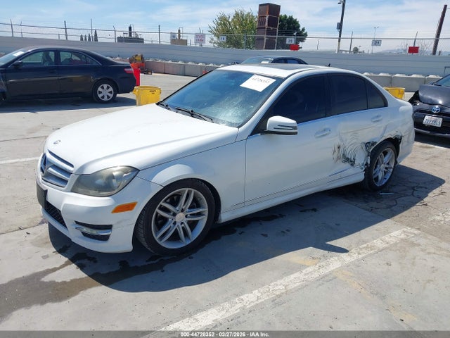 2013 Mercedes-benz C 250 Sport მანქანა იყიდება აუქციონზე, vin: WDDGF4HB2DR261034, აუქციონის ნომერი: 44728352