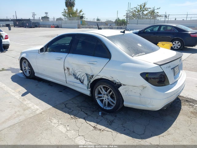 2013 Mercedes-benz C 250 Sport მანქანა იყიდება აუქციონზე, vin: WDDGF4HB2DR261034, აუქციონის ნომერი: 44728352