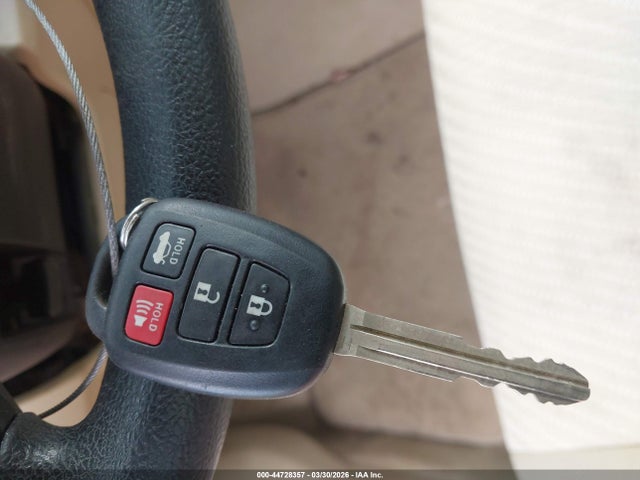 2017 Toyota Camry Le მანქანა იყიდება აუქციონზე, vin: 4T1BF1FK7HU755314, აუქციონის ნომერი: 44728357