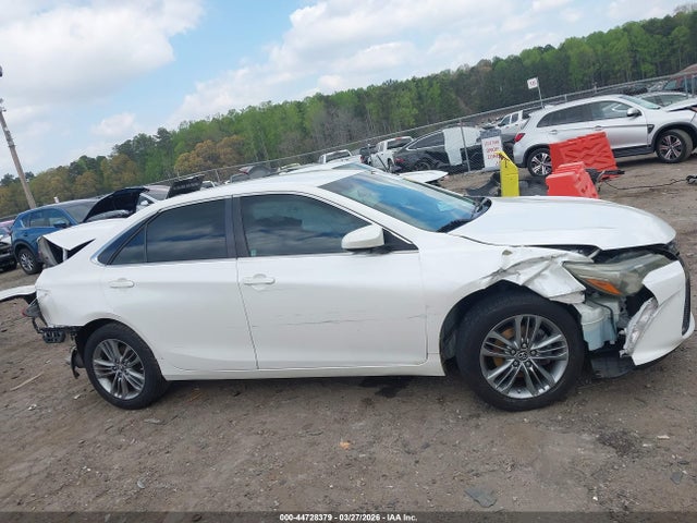 Aukcja sprzedaży 2015 Toyota Camry Se, vin: 4T1BF1FK1FU070304, numer aukcji: 44728379
