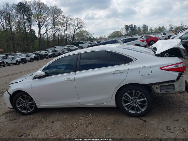 Aukcja sprzedaży 2015 Toyota Camry Se, vin: 4T1BF1FK1FU070304, numer aukcji: 44728379