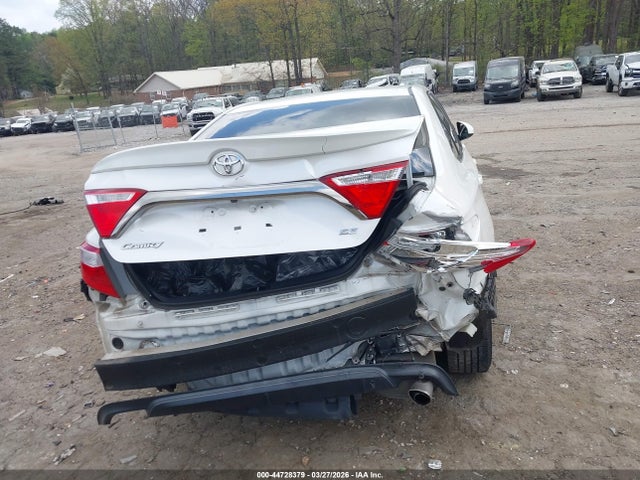 Aukcja sprzedaży 2015 Toyota Camry Se, vin: 4T1BF1FK1FU070304, numer aukcji: 44728379