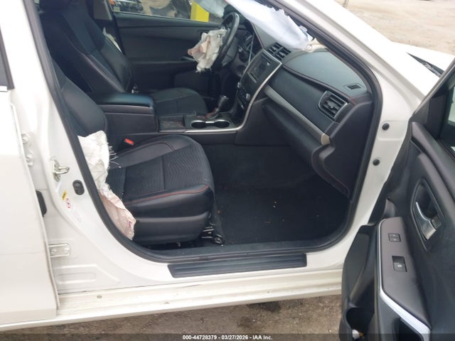 Aukcja sprzedaży 2015 Toyota Camry Se, vin: 4T1BF1FK1FU070304, numer aukcji: 44728379