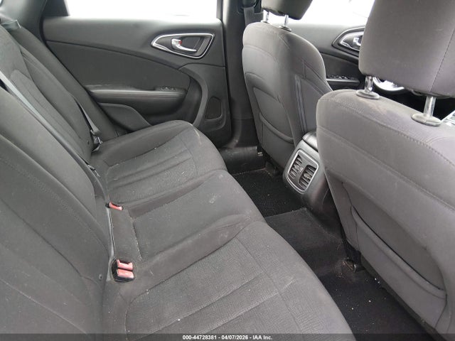 Продаж на аукціоні авто 2015 Chrysler 200 Limited, vin: 1C3CCCAB0FN562261, номер лоту: 44728381