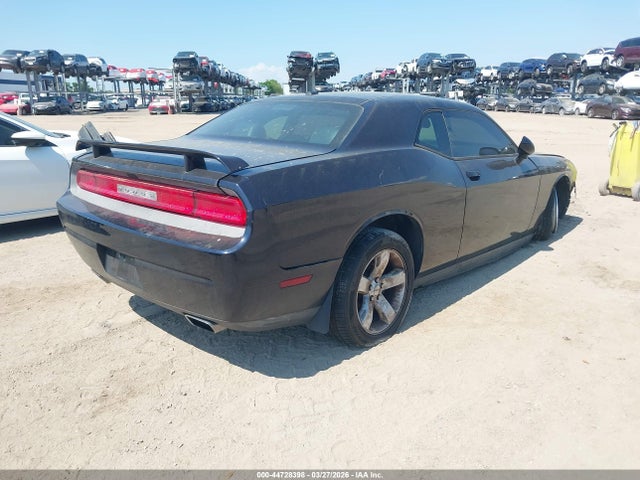 44728398 :رقم المزاد ، 2C3CDYAG1CH157956 vin ، 2012 Dodge Challenger Sxt مزاد بيع