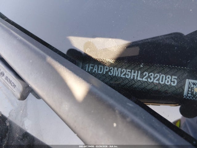 1FADP3M25HL232085 Ford FOCUS SEL