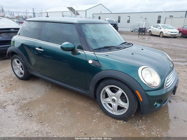 2009 MINI COOPER WMWMF335X9TW70219