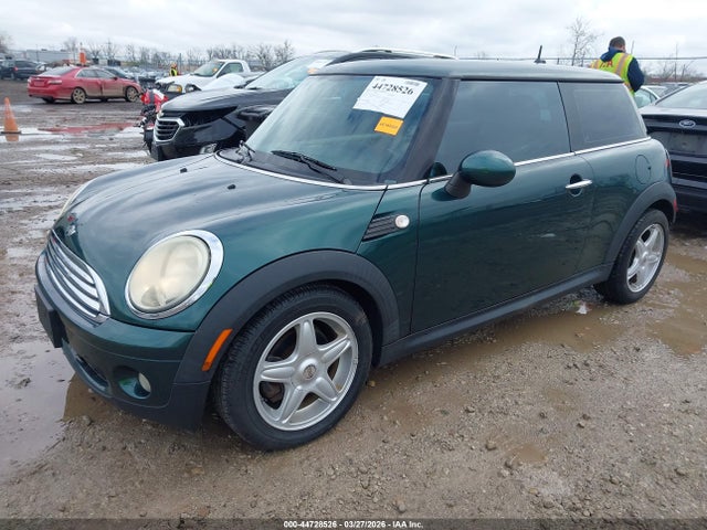 2009 MINI COOPER WMWMF335X9TW70219 Photo 1