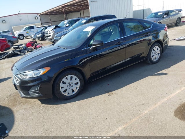 Ford FUSION S 2019 3FA6P0G76KR175550 Image 2
