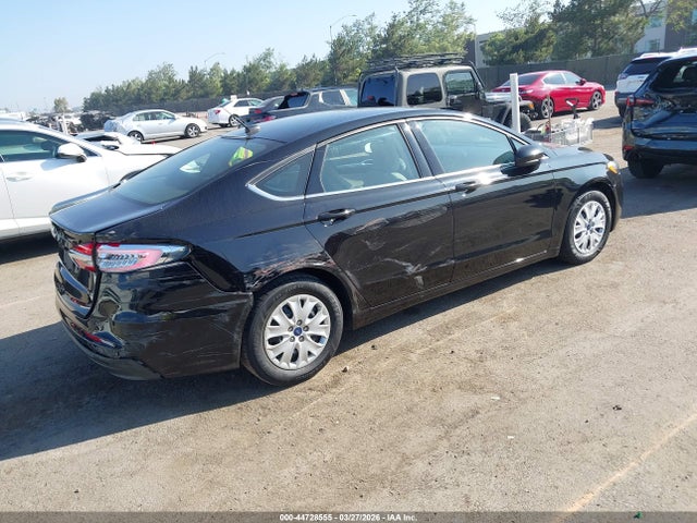 Ford FUSION S 2019 3FA6P0G76KR175550 Image 4