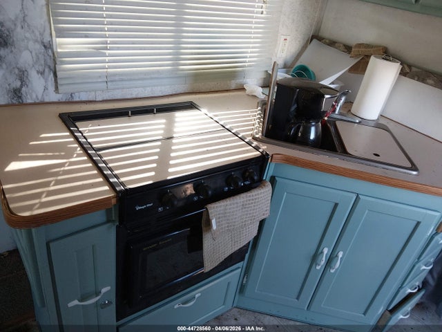 Продажа на аукционе авто 2007 Weekend Warrior Super Lite 2300fs Toy Hauler Travel Trailer, vin: 5HRFF23207C017974, номер лота: 44728560