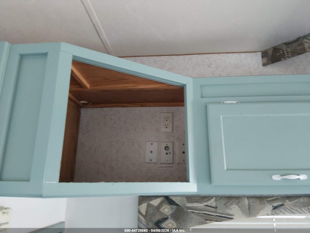 Продажа на аукционе авто 2007 Weekend Warrior Super Lite 2300fs Toy Hauler Travel Trailer, vin: 5HRFF23207C017974, номер лота: 44728560