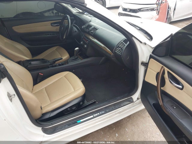 44728562 :رقم المزاد ، WBAUN1C57BVH83775 vin ، 2011 Bmw 128i مزاد بيع