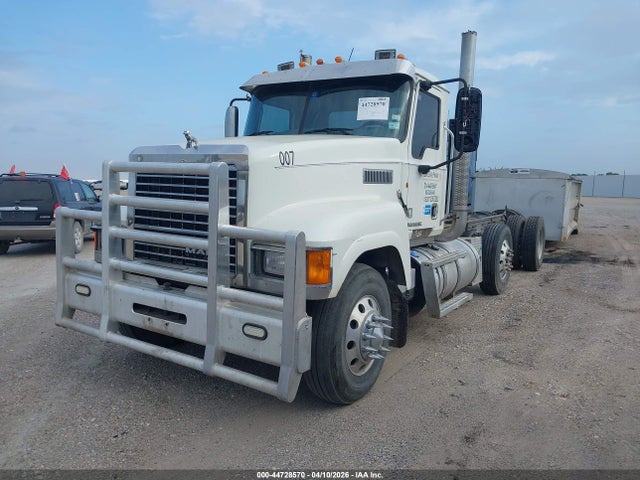44728570 :رقم المزاد ، 1M2AN07C3DM012269 vin ، 2013 Mack 600 Chu600 مزاد بيع