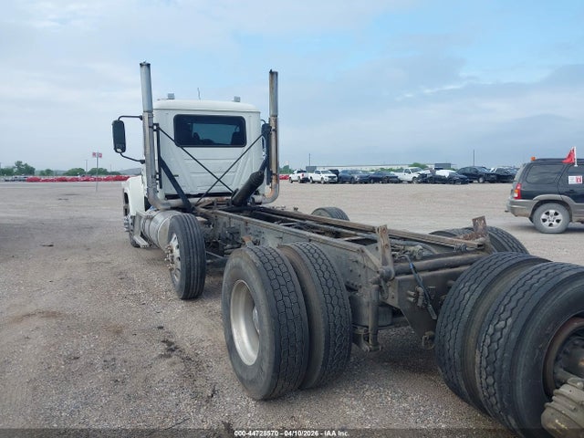 44728570 :رقم المزاد ، 1M2AN07C3DM012269 vin ، 2013 Mack 600 Chu600 مزاد بيع