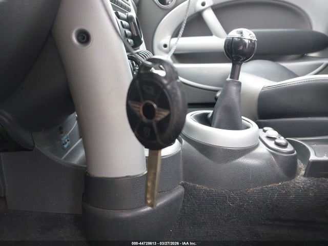 2006 MINI COOPER WMWRC33546TK65855 Photo 10