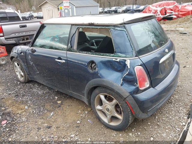2006 MINI COOPER WMWRC33546TK65855 Photo 2