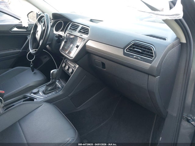 44728625 :رقم المزاد ، 3VV2B7AX9JM081278 vin ، 2018 Volkswagen Tiguan 2.0t Se/2.0t Sel مزاد بيع