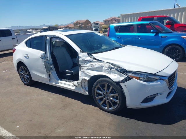 3MZBN1W31JM173362 Mazda Mazda3 Grand Touring