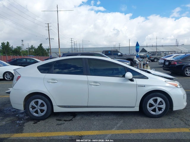 Toyota Prius Two 2014 JTDKN3DU2E0381219 Image 14