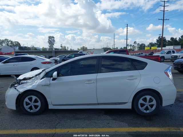 Toyota Prius Two 2014 JTDKN3DU2E0381219 Image 15