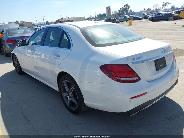 2017 MERCEDES-BENZ E 300 WDDZF4JB4HA007834 Photo 2