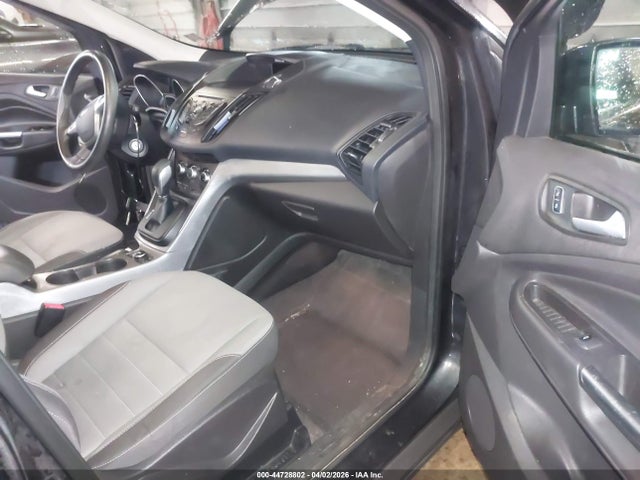 1FMCU9GX3FUC47325 Ford ESCAPE SE