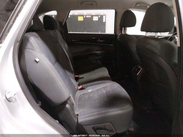 Продажа на аукционе авто 2019 Kia Sorento 2.4l L, vin: 5XYPG4A33KG593246, номер лота: 44728817