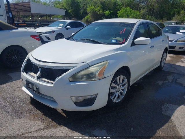Nissan Altima 2.5 S 2015 1N4AL3AP2FN385426 Image 2