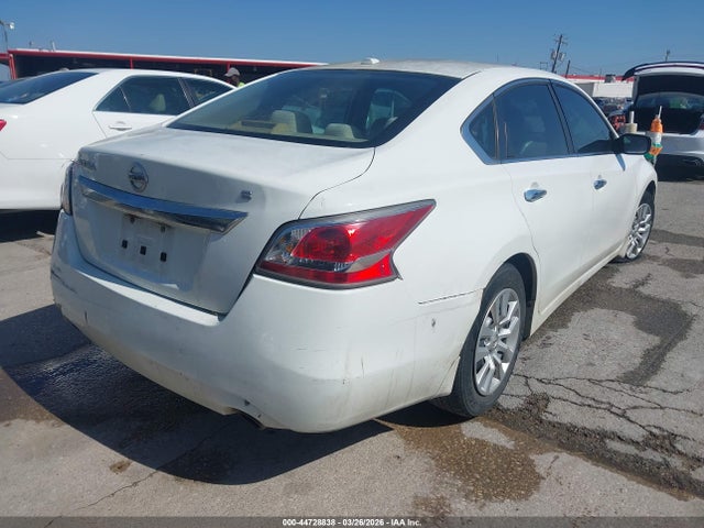 Nissan Altima 2.5 S 2015 1N4AL3AP2FN385426 Image 4