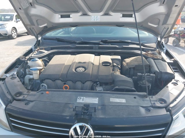 2013 Volkswagen Jetta 2.5l Se მანქანა იყიდება აუქციონზე, vin: 3VWDX7AJ2DM256704, აუქციონის ნომერი: 44728843
