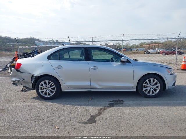 2013 Volkswagen Jetta 2.5l Se მანქანა იყიდება აუქციონზე, vin: 3VWDX7AJ2DM256704, აუქციონის ნომერი: 44728843