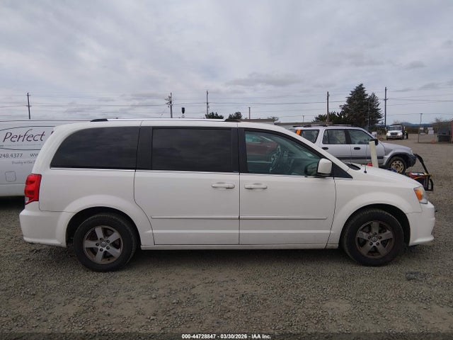 44728847 :رقم المزاد ، 2D4RN5DG5BR660768 vin ، 2011 Dodge Grand Caravan Crew مزاد بيع