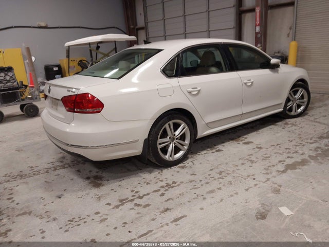 Aukcja sprzedaży 2014 Volkswagen Passat 2.0l Tdi Sel Premium, vin: 1VWCN7A39EC040810, numer aukcji: 44728878
