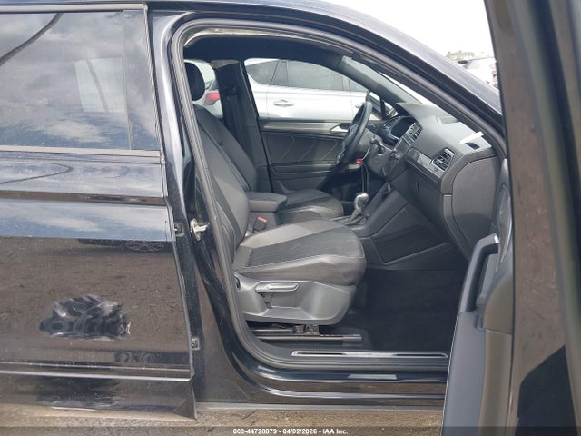 44728879 :رقم المزاد ، 3VVCB7AX5NM129949 vin ، 2022 Volkswagen Tiguan 2.0t Se R-line Black مزاد بيع