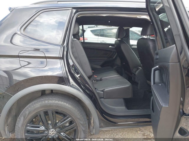 44728879 :رقم المزاد ، 3VVCB7AX5NM129949 vin ، 2022 Volkswagen Tiguan 2.0t Se R-line Black مزاد بيع