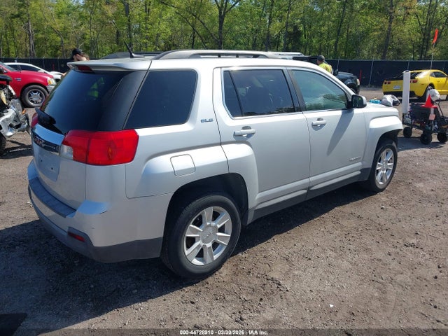 2011 GMC TERRAIN 2CTALSEC7B6275860 Photo 3