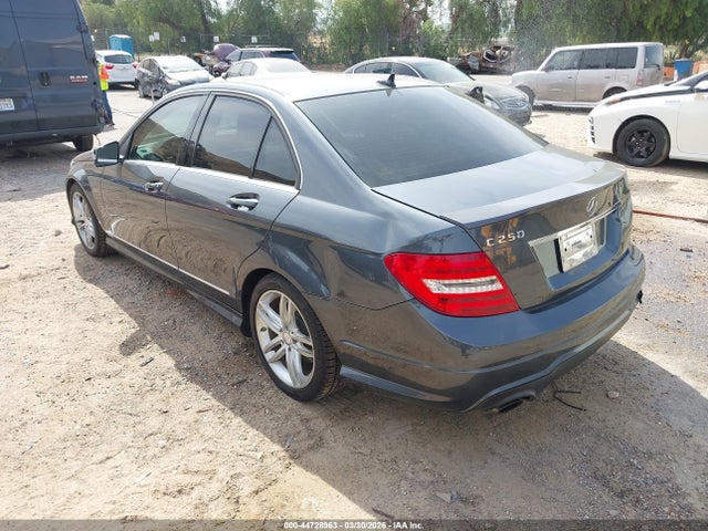 Продаж на аукціоні авто 2013 Mercedes-benz C 250 Luxury/sport, vin: WDDGF4HB2DA816997, номер лоту: 44728963