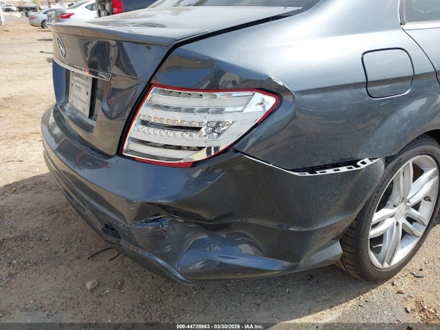 Продаж на аукціоні авто 2013 Mercedes-benz C 250 Luxury/sport, vin: WDDGF4HB2DA816997, номер лоту: 44728963