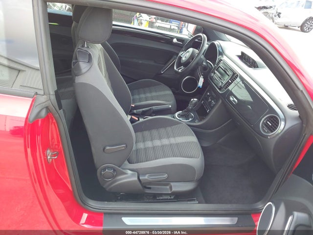 44728976 :رقم المزاد ، 3VWV67AT5CM642735 vin ، 2012 Volkswagen Beetle 2.0t مزاد بيع