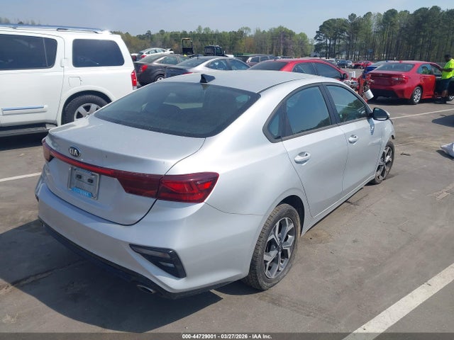 2021 Kia Forte Lxs მანქანა იყიდება აუქციონზე, vin: 3KPF24AD5ME268391, აუქციონის ნომერი: 44729001