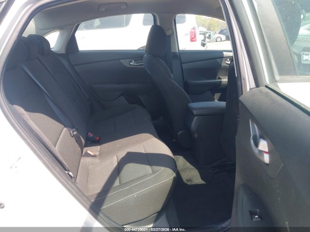 2021 Kia Forte Lxs მანქანა იყიდება აუქციონზე, vin: 3KPF24AD5ME268391, აუქციონის ნომერი: 44729001