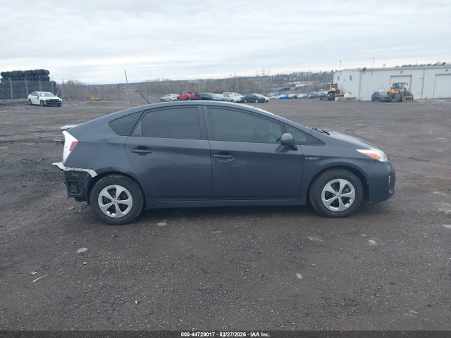 Toyota Prius Two 2015 JTDKN3DU7F1889746 Image 13