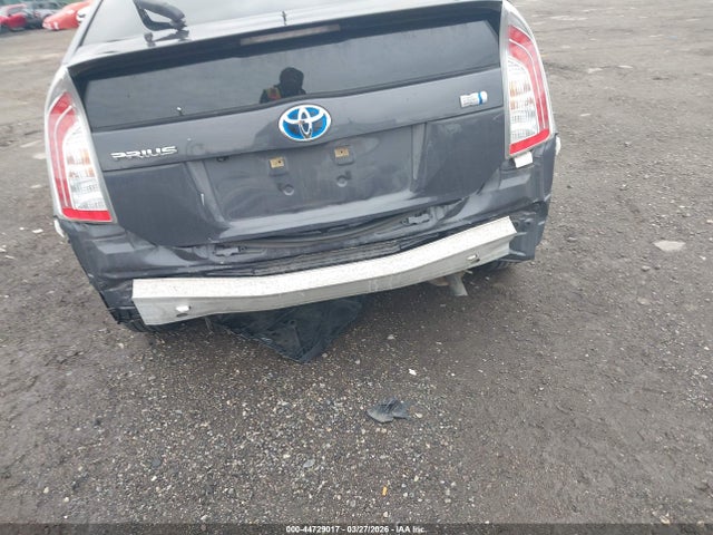 Toyota Prius Two 2015 JTDKN3DU7F1889746 Image 17