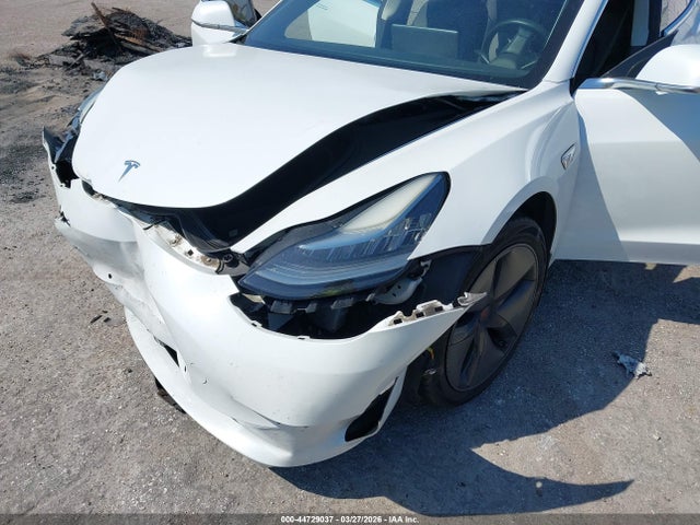 2018 TESLA MODEL 3 5YJ3E1EA3JF017335 Photo 5