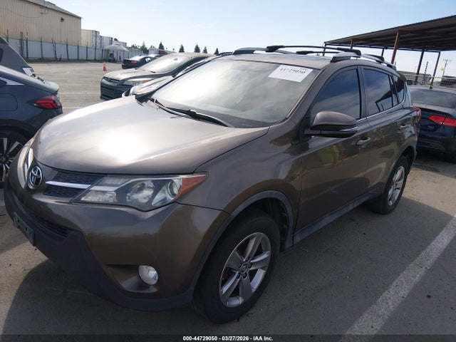 Toyota Rav4 Xle 2015 2T3WFREV2FW145837 Image 2
