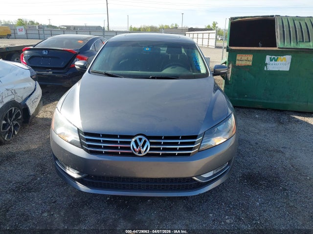 Продаж на аукціоні авто 2015 Volkswagen Passat 2.0l Tdi Sel Premium, vin: 1VWCV7A39FC028920, номер лоту: 44729063