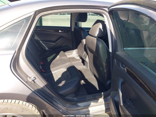 Продаж на аукціоні авто 2015 Volkswagen Passat 2.0l Tdi Sel Premium, vin: 1VWCV7A39FC028920, номер лоту: 44729063