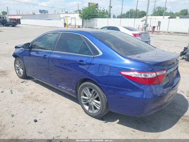 2015 TOYOTA CAMRY 4T1BF1FK0FU889725 Photo 2