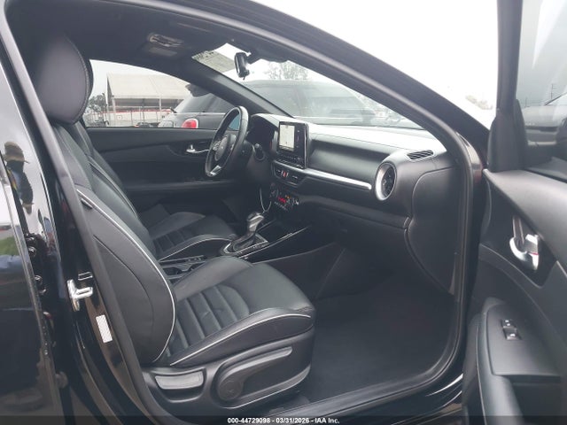 3KPF54AD5PE575944 KIA Forte Gt-line